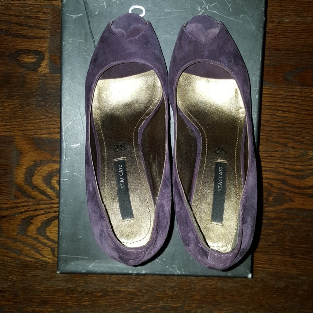 Peep toe heels